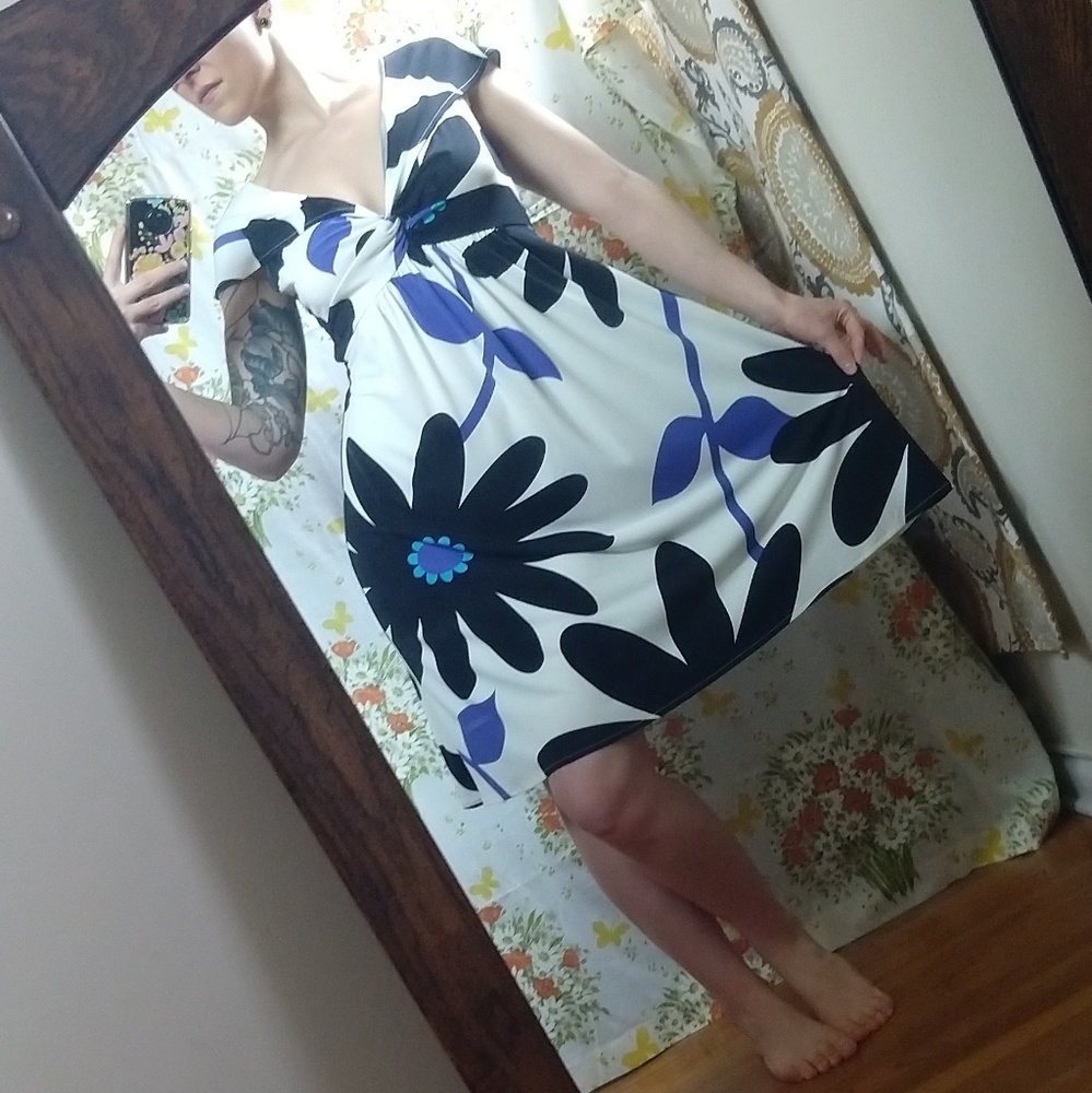 Vintage Groovy Flower Power Mini